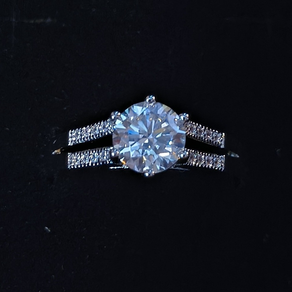 Elegant Silver 1.2ct Moissanite Ring